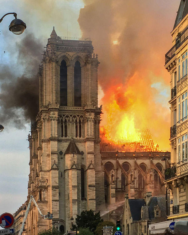 700px Incendie Notre Dame De Paris