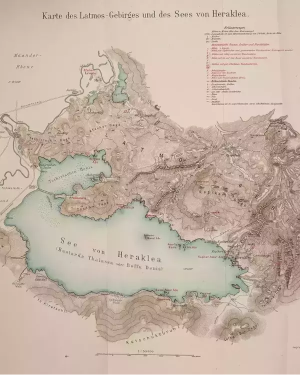 Historical map, "Karte des Latmos-Gebirges und des Sees von Heraklea," shows brown mountains, a blue-green Lake Heraclea, and the Meander River, with German text labels and a legend.